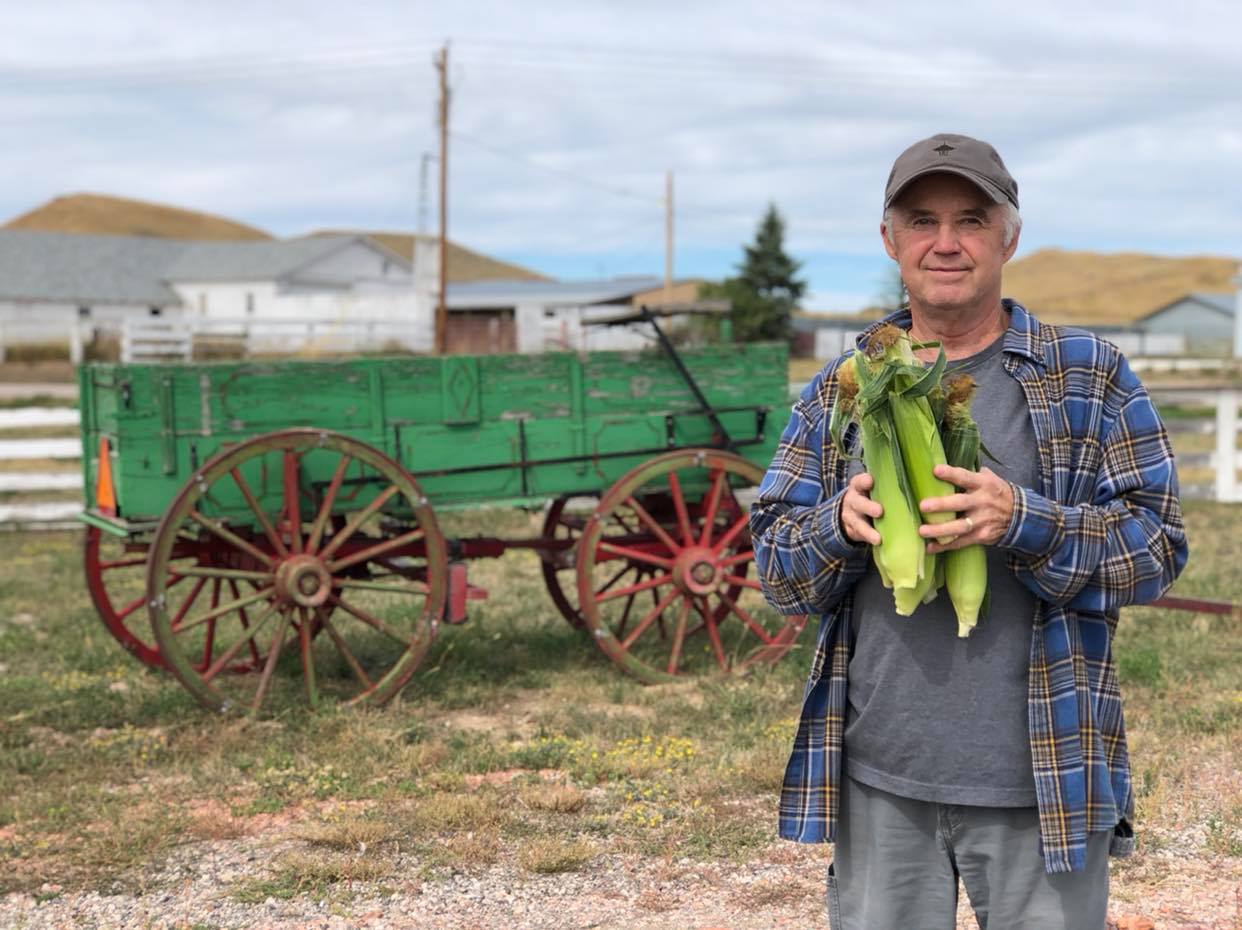 Graphic_16_Corn_Cart_Man